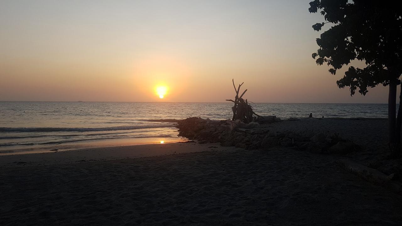 Hostel Beach House Rincon Exterior photo